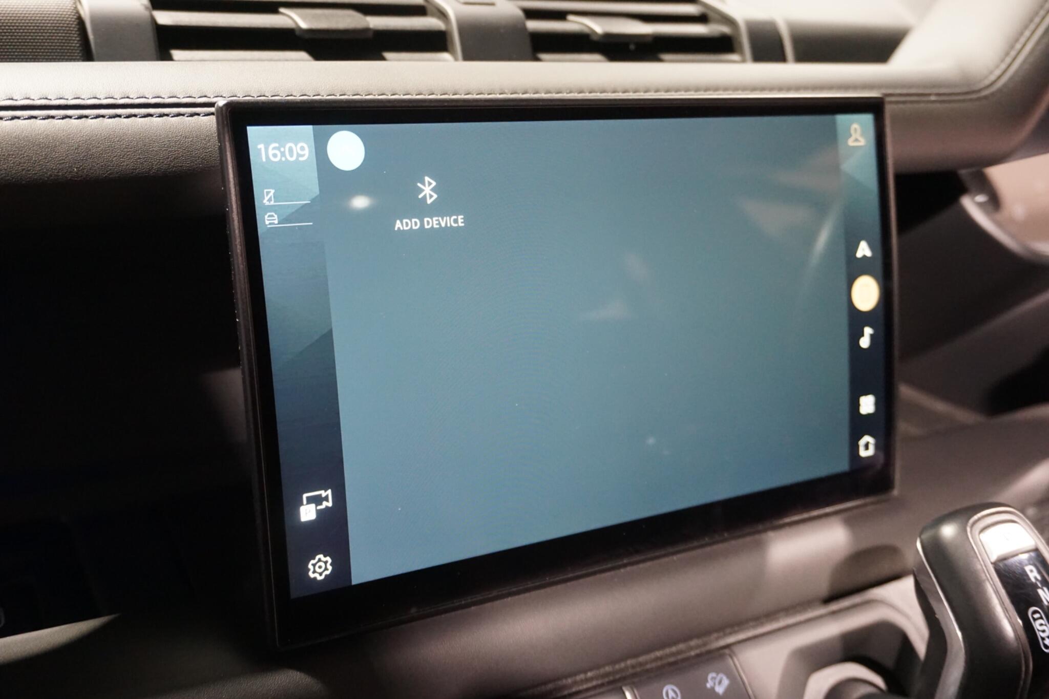 Land Rover Defender 110 3.0 D300 MHEV X-Dynamic HSE SUV 5dr Diesel Auto 4WD Euro 6 (s/s) (300 ps)